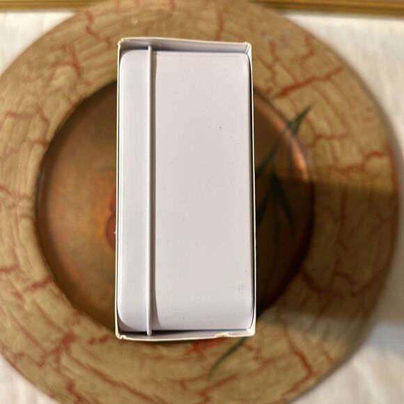 The Nourish Bar Metal Tin HandβCream Set of 5 - Picture 5 of 11